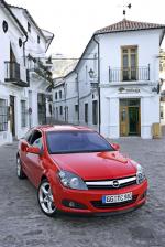 Opel Astra GTC 2005 года